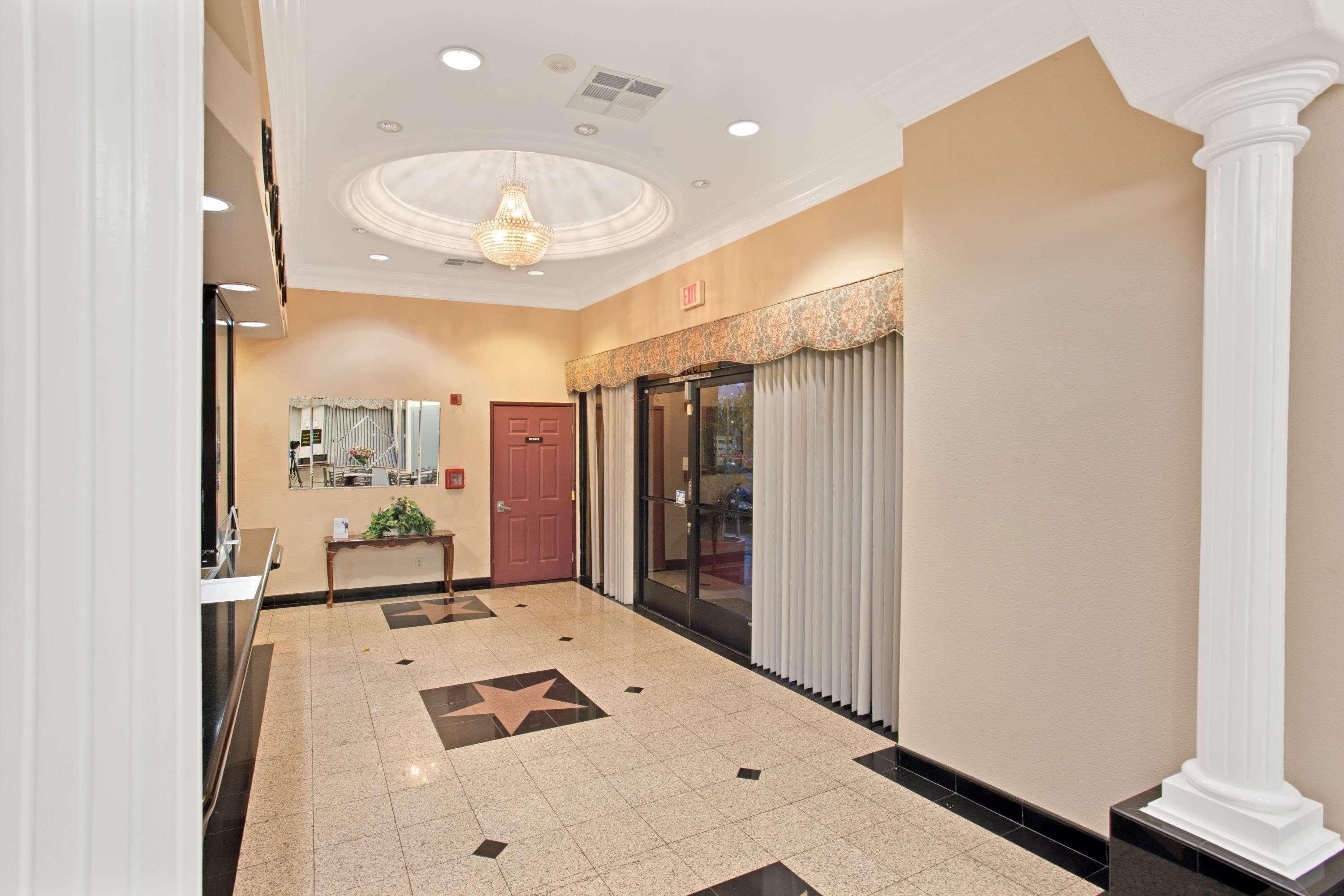 Super 8 By Wyndham Hollywood/la Area Motel Los Angeles