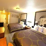Super 8 By Wyndham Hollywood/La Area